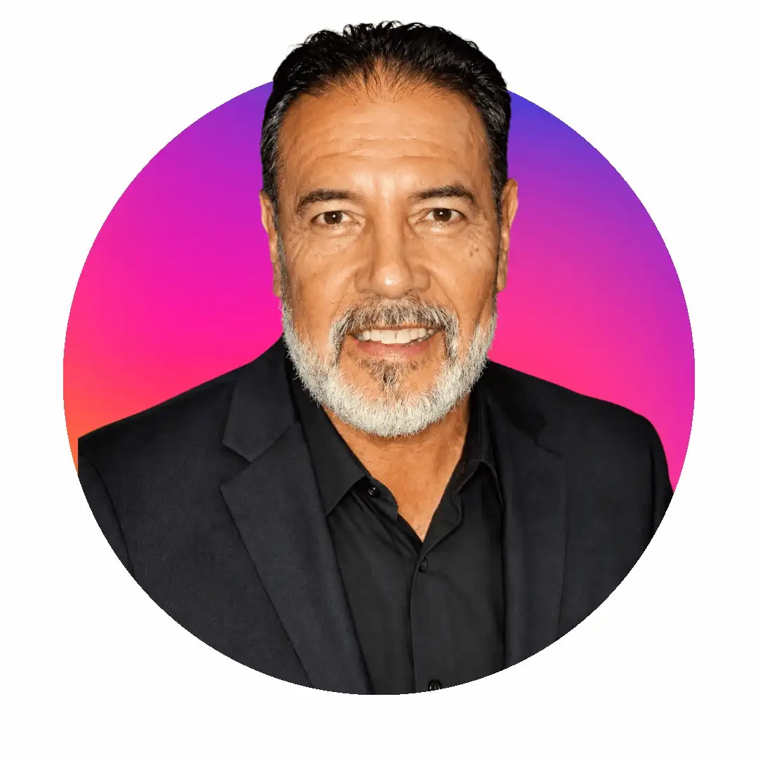 Retrato profesional del Dr. David Reyes Peña